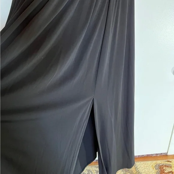 Elegant Black Vera Wang Sleeveless Dress - Picture 6 of 16